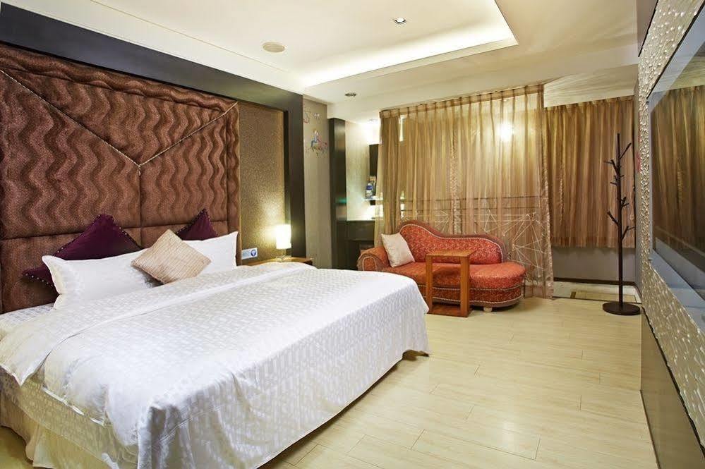 Prague Spring Boutique Motel Liujia Екстериор снимка